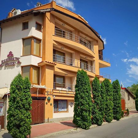 Семеен Хотел Илиевата Къща Saparewa Banja Exterior foto