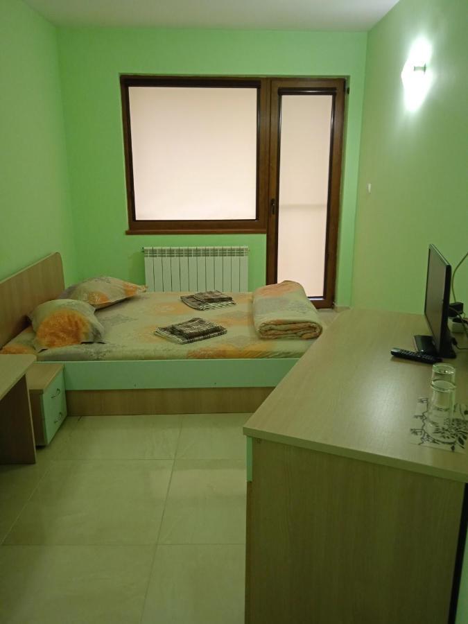 Семеен Хотел Илиевата Къща Saparewa Banja Exterior foto